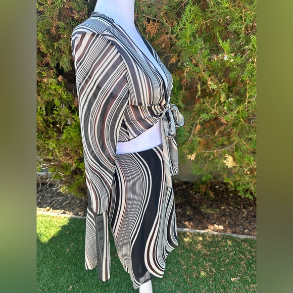 SHEIN Black and Cream Striped Mini Skirt Set - Picture 2 of 4